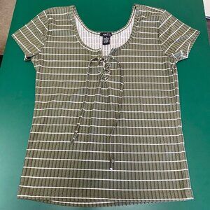 Rue21 Ladies Size XL Short Sleeve Blouse with Lace Up Top Dark Green Stripe